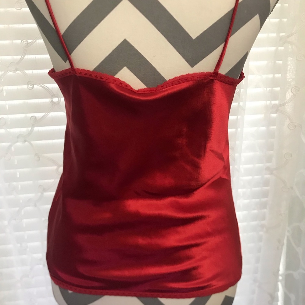 Red tank top - Picture 3 of 4